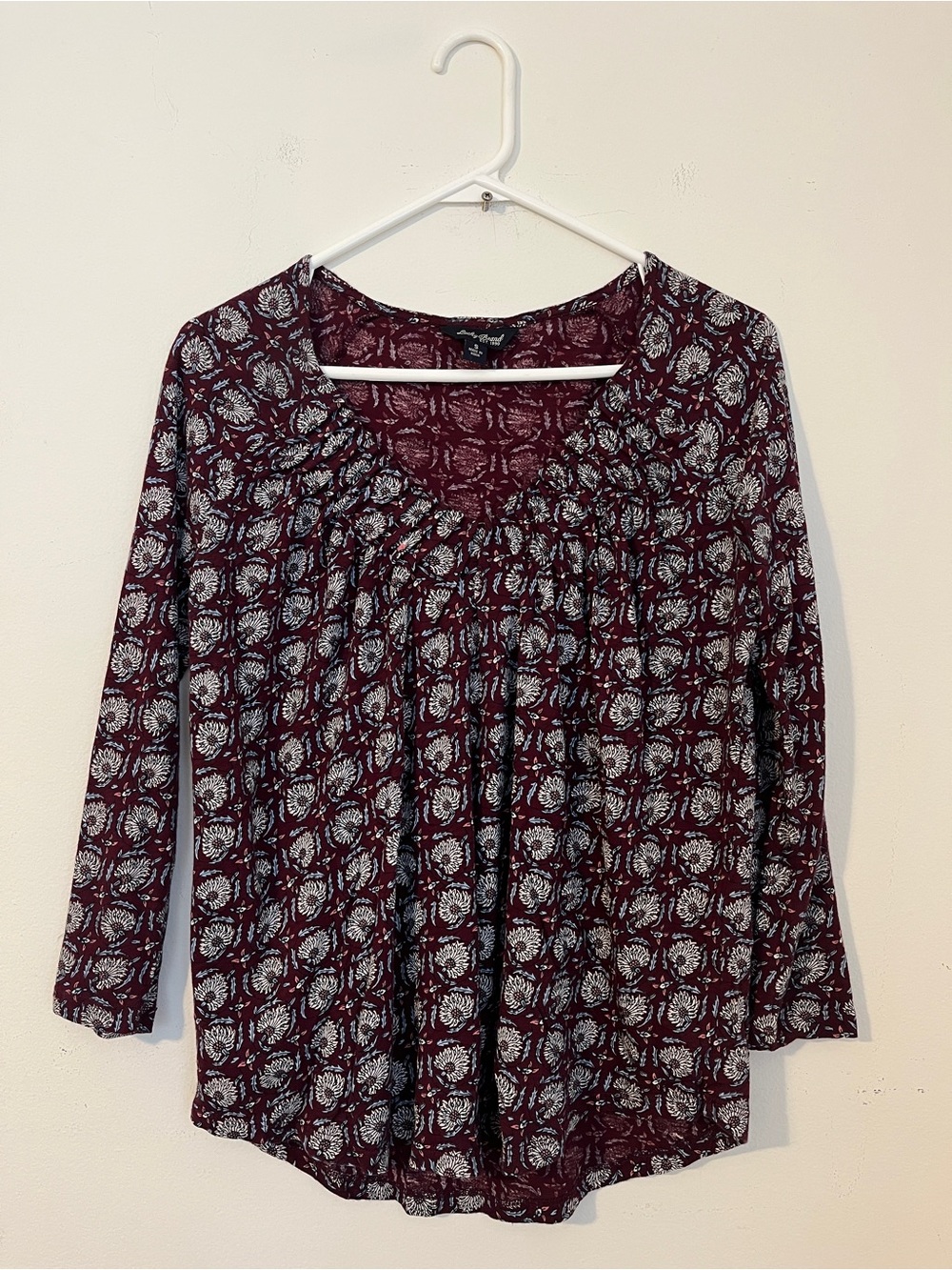 Lucky Brand Burgundy Floral-Print tops size S Cotton/ modal light Blouse casual
